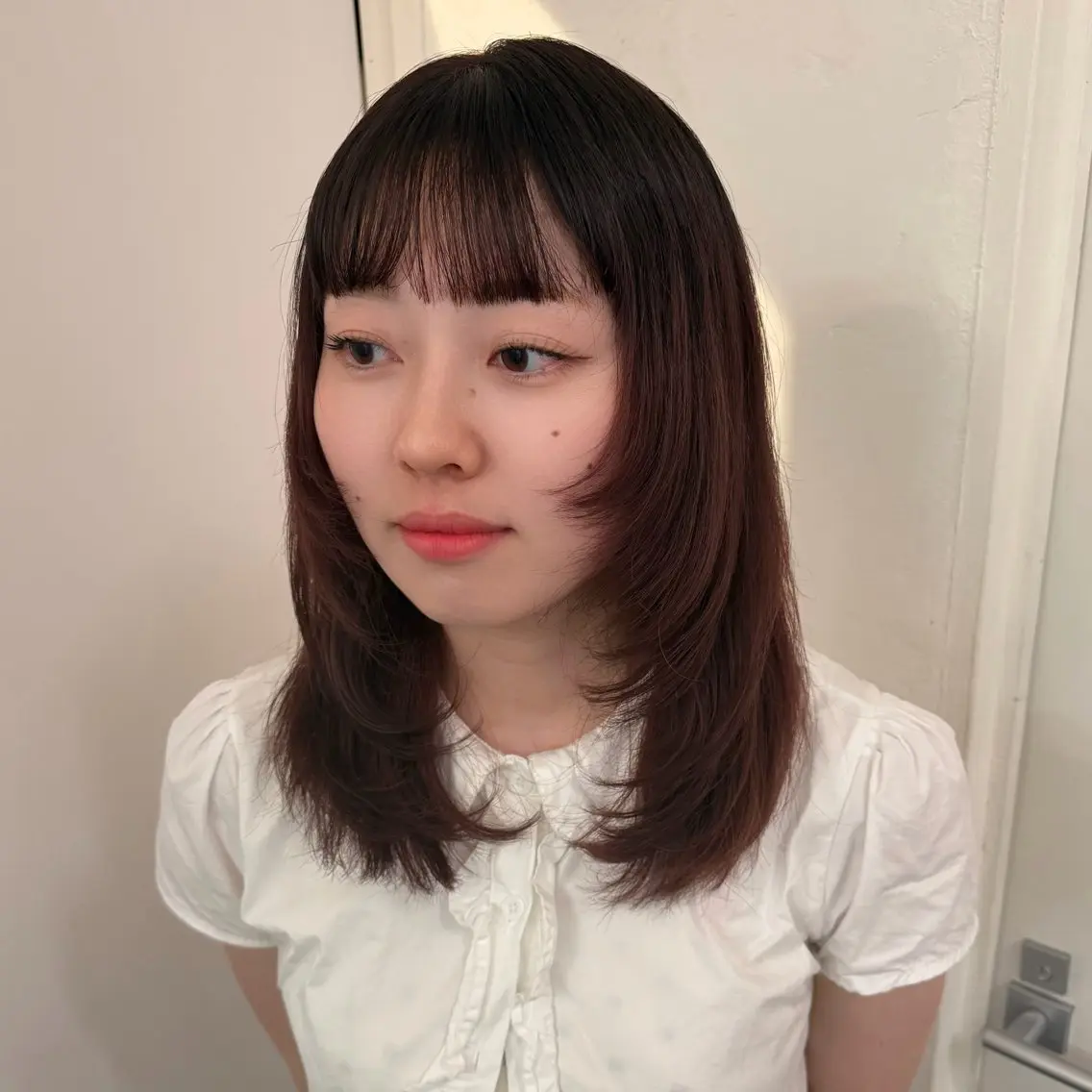 ミディアム 顔まわりレイヤー 顔周りカット レイヤーカット マリカ/ハイトーン /カットモデル無料のヘアスタイル