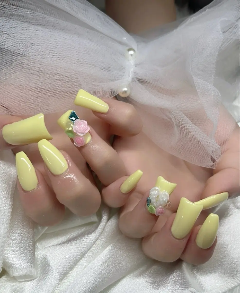 ネイル ハンドネイル YOLO NAILのネイルデザイン