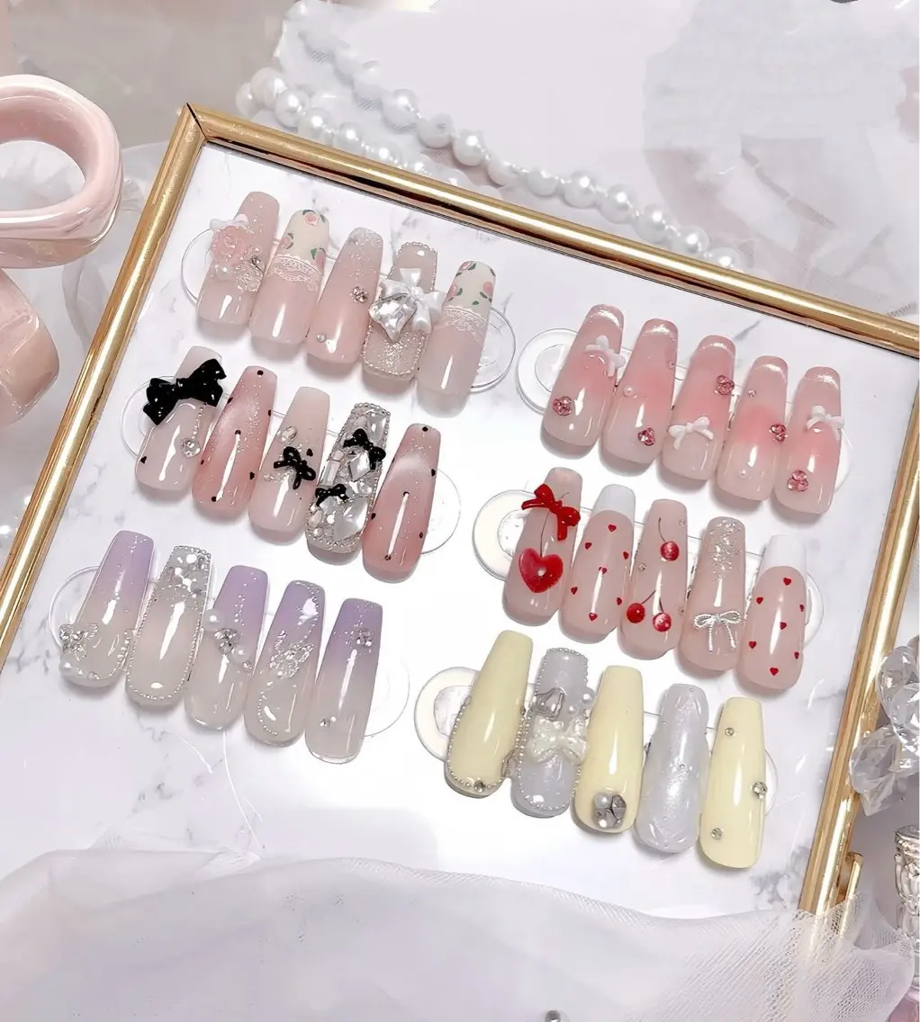 ロング 外国人風カラー 韓国風ヘア ハンドネイル E🌷nail 長さだし専門店のネイルデザイン