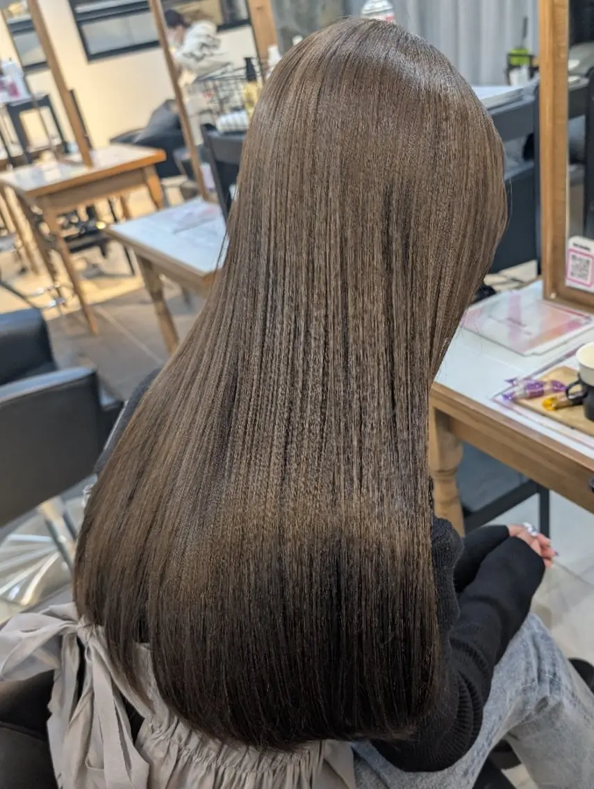 ロング カラー 縮毛矯正 カット ヘアカラー 縮毛矯正 トリートメント 仁科 美乃里のヘアスタイル