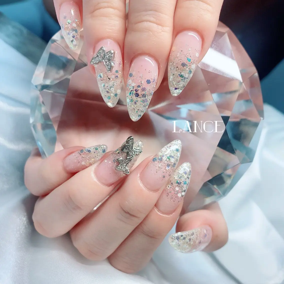 ネイル オーロラネイル フレンチネイル グラデーション キラキラネイル 韓国ネイル Lance nailのネイルデザイン