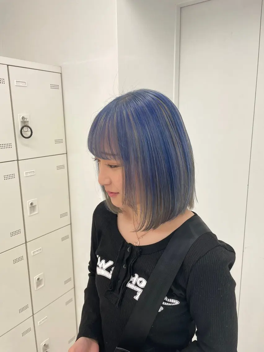 ミディアム カラー ヘアアレンジ ヘアカラー トリートメント ヘッドスパ ヘアセット ウルフカット×ハイ トーン職人🤍ゆうひのヘアスタイル