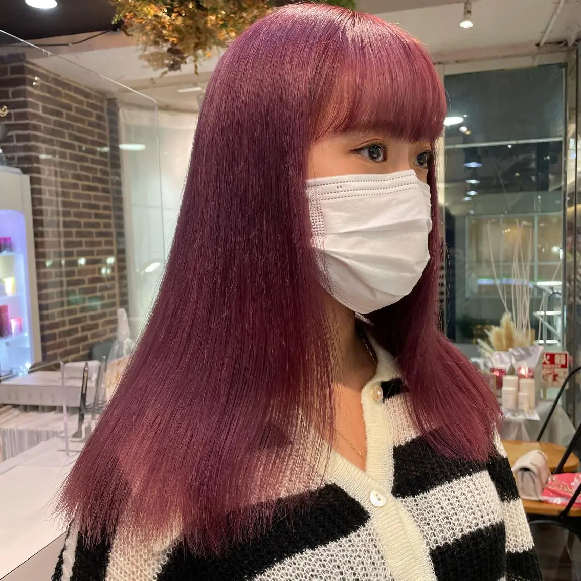 ロング カラー ブリーチ ピンクカラー 髪質改善 ヘアカラー トリートメント aya/小顔レイヤー /柔らかカラーのヘアスタイル
