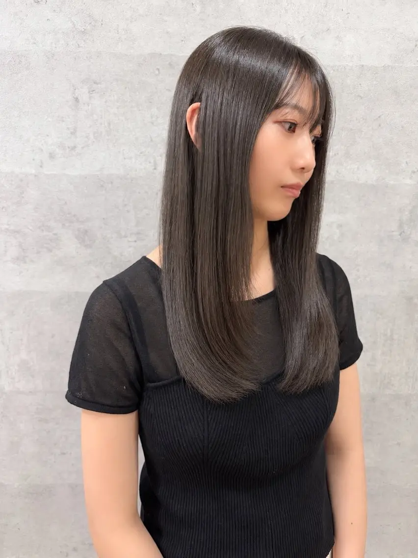 セミロング カラー ベージュカラー オリーブベージュ ヘアカラー トリートメント Grow by NYNY 打越裕樹のヘアスタイル