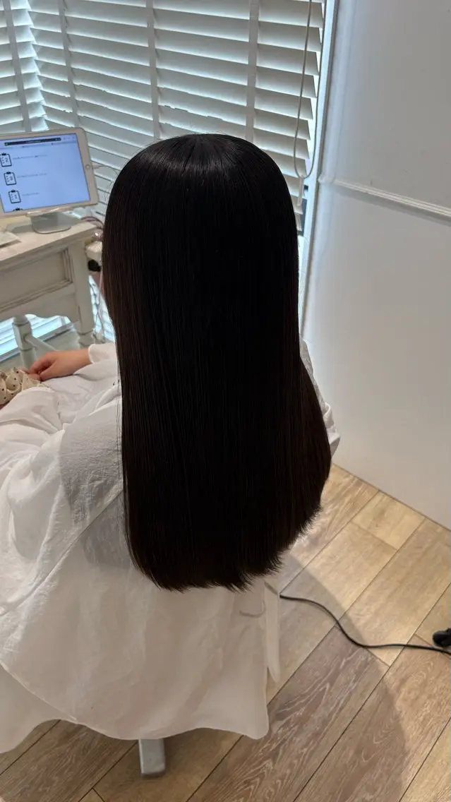 ロング トリートメント 似合わせ 顔周りYUUGAのヘアスタイル