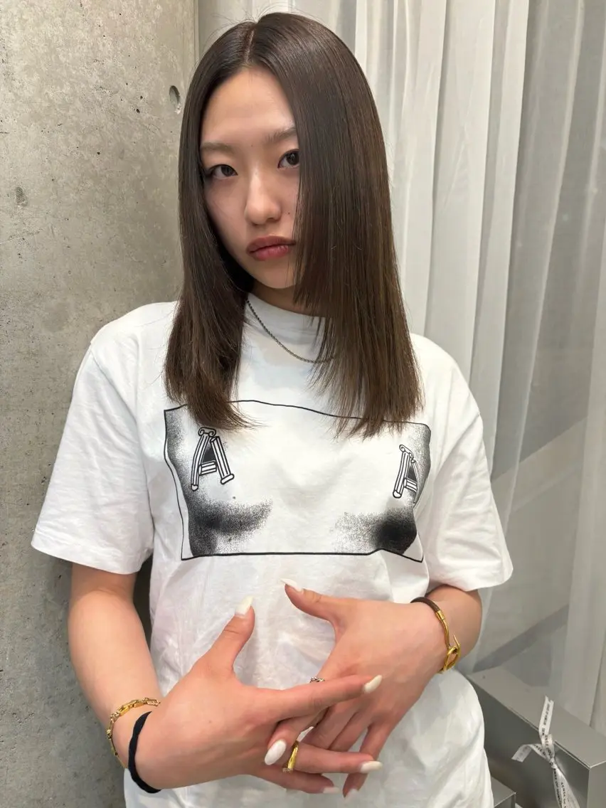 セミロング カラー カット ヘアカラー トリートメント オカモト ハルカのヘアスタイル