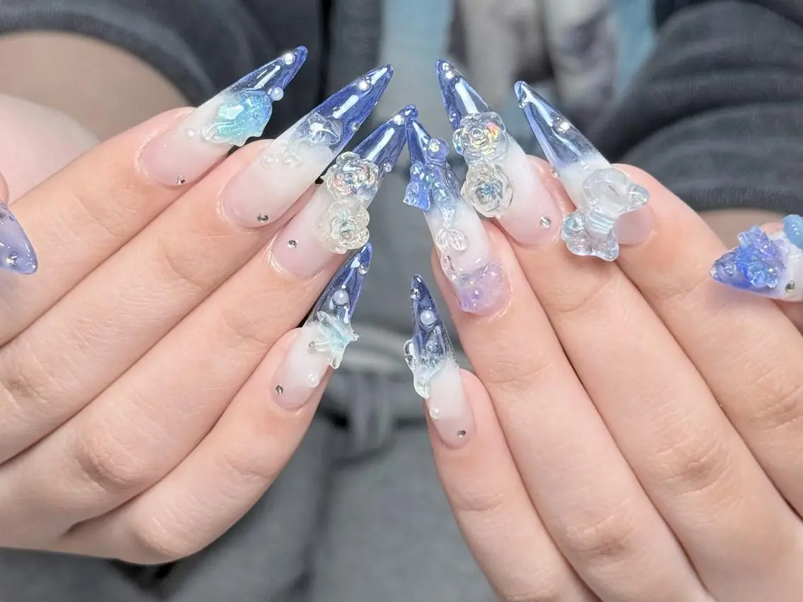ネイル オーロラネイル 長さ出し フットネイル フレンチネイル ジェルネイル ハンドネイル アンアンBelle Nail 池袋のネイルデザイン