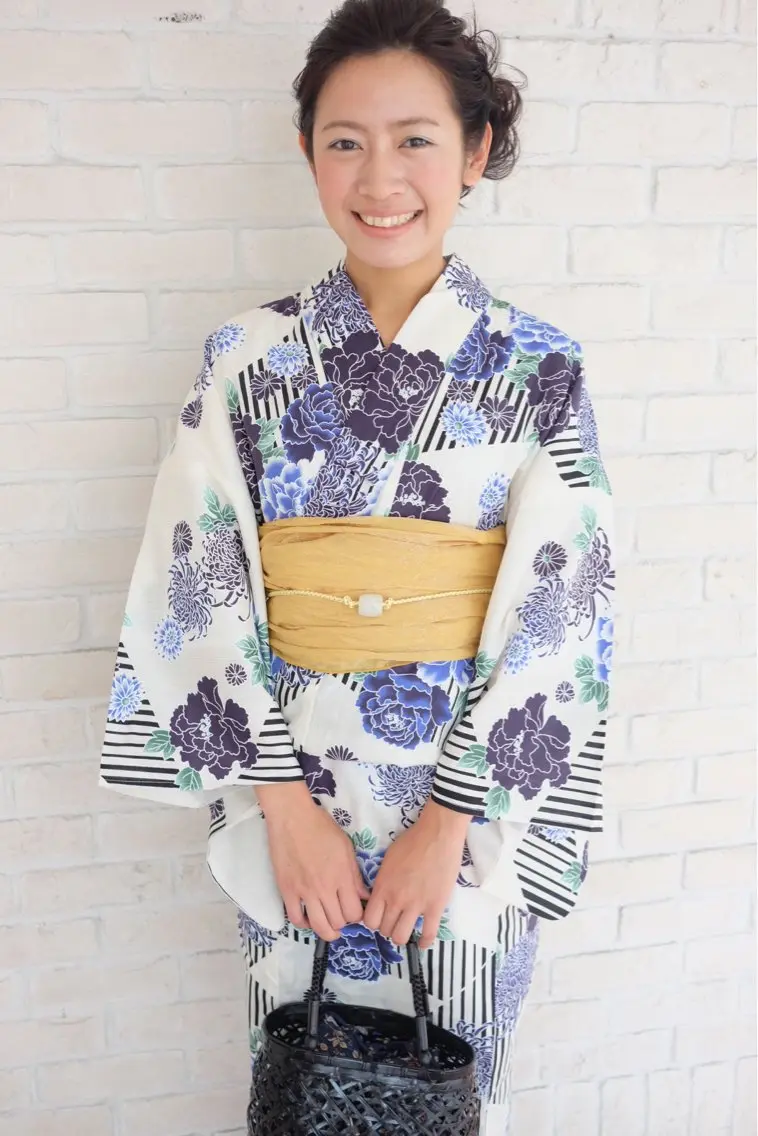 あやかショート 白髪ぼかしのヘアスタイル