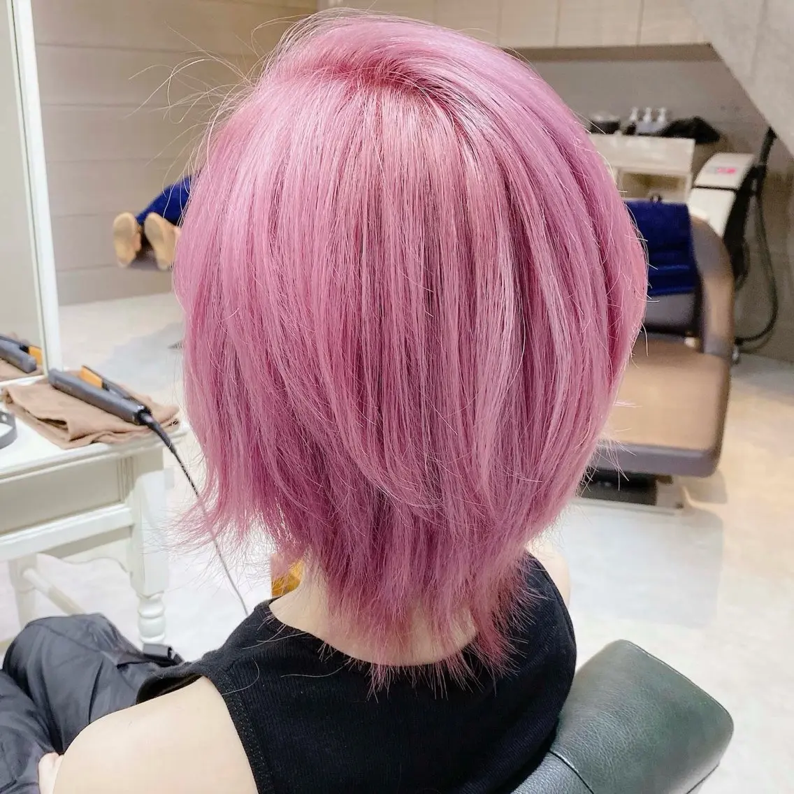 ショート カラー ブリーチ デザインカラー ハイトーンカラー ピンクカラー ヘアカラー トリートメント DAYS Men’sのヘアスタイル