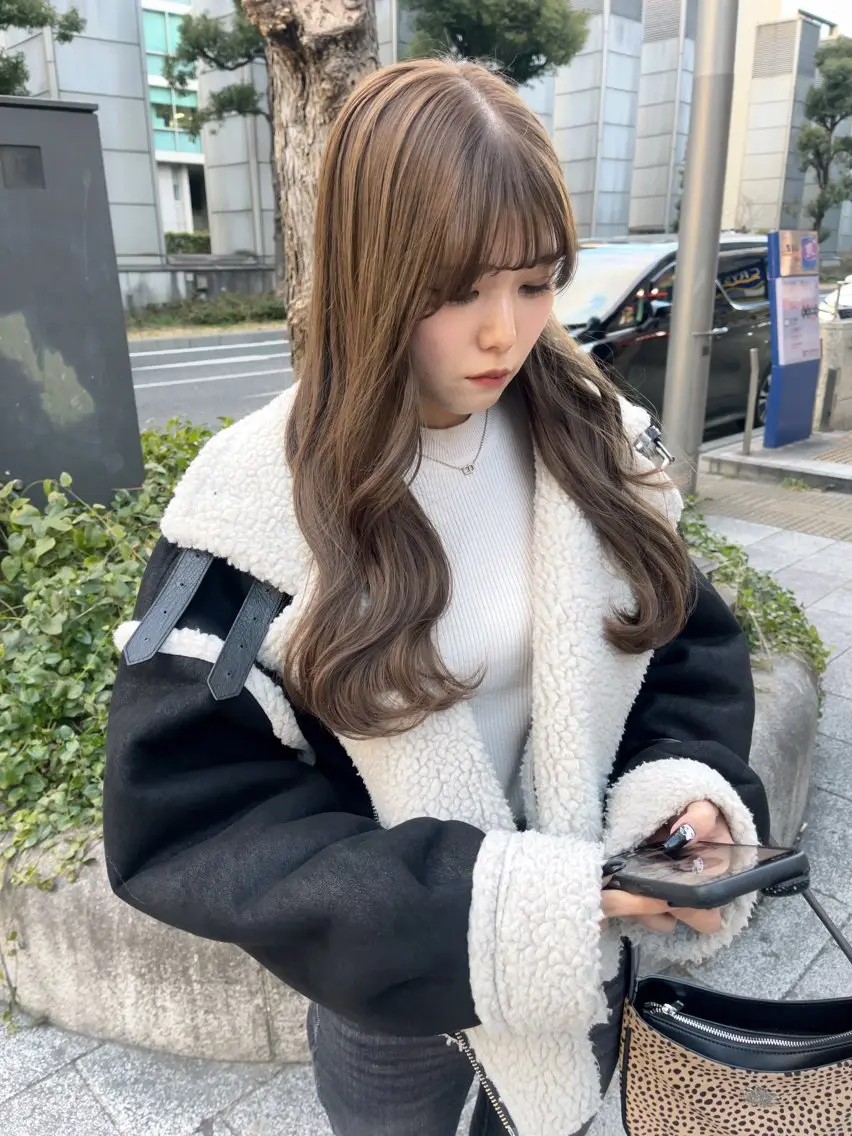 ロング カラー アッシュ ベージュカラー オリーブベージュ カット ヘアカラー トリートメント RYOKA/ 透明感カラー/韓国風のヘアスタイル