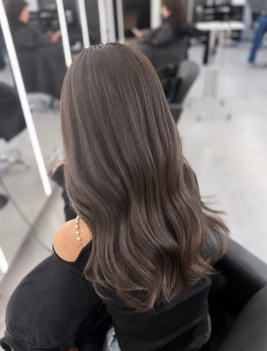 セミロング カラー グレージュ ヘアカラー トリートメント 縮毛矯正/艶カラー /髪質改善/なんばのヘアスタイル
