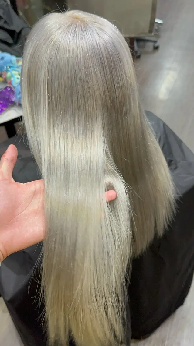 ロング カラー ベージュカラー ブリーチ ブロンド ケアブリーチ 透明感カラー ヘアカラー Lima/ハイトー ン/心斎橋/長堀橋のヘアスタイル