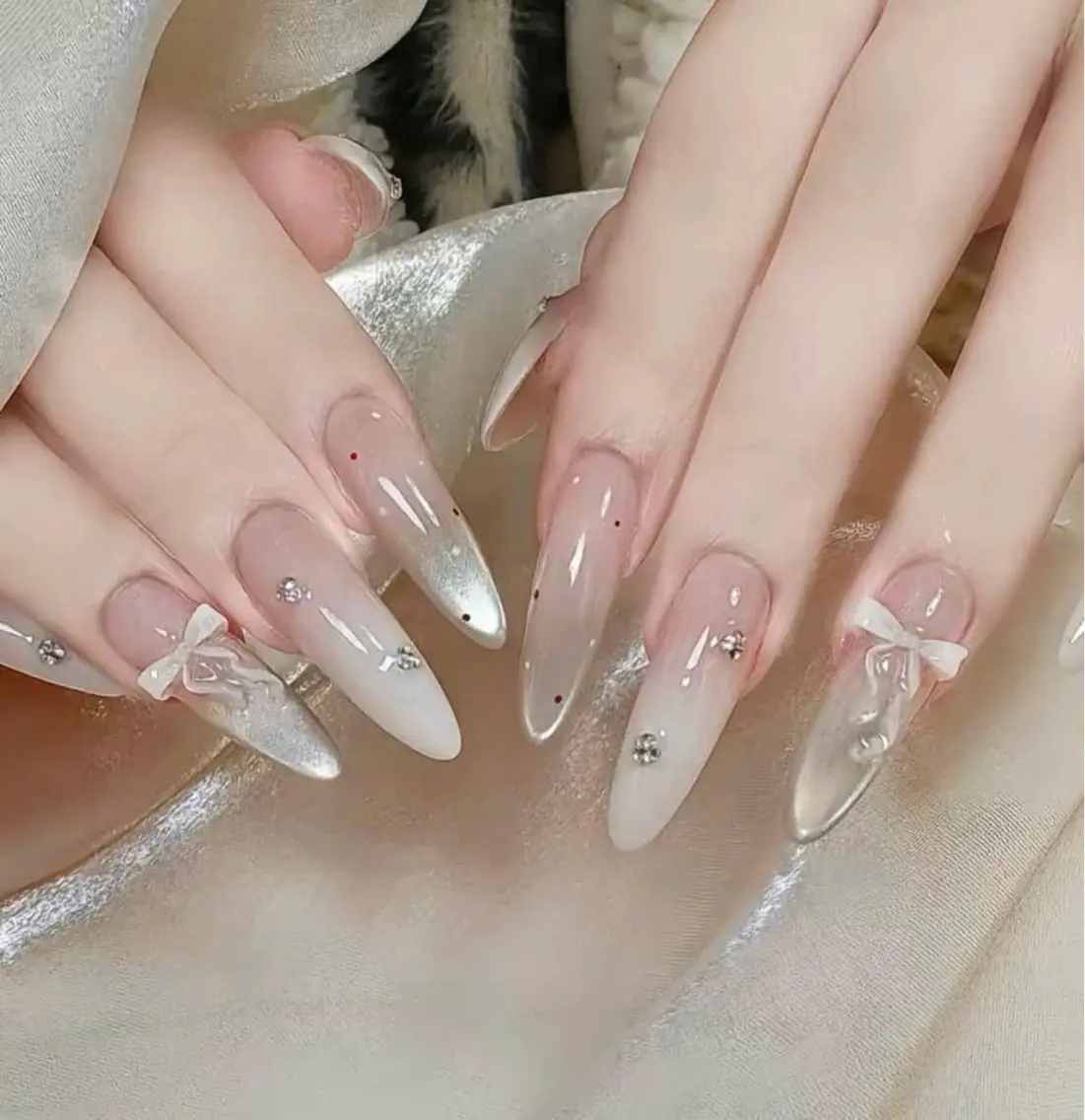 ネイル フラッシュネイル フレンチネイル グラデーション キラキラネイル 韓国ネイル ハンドネイル nyunn nailのネイルデザイン
