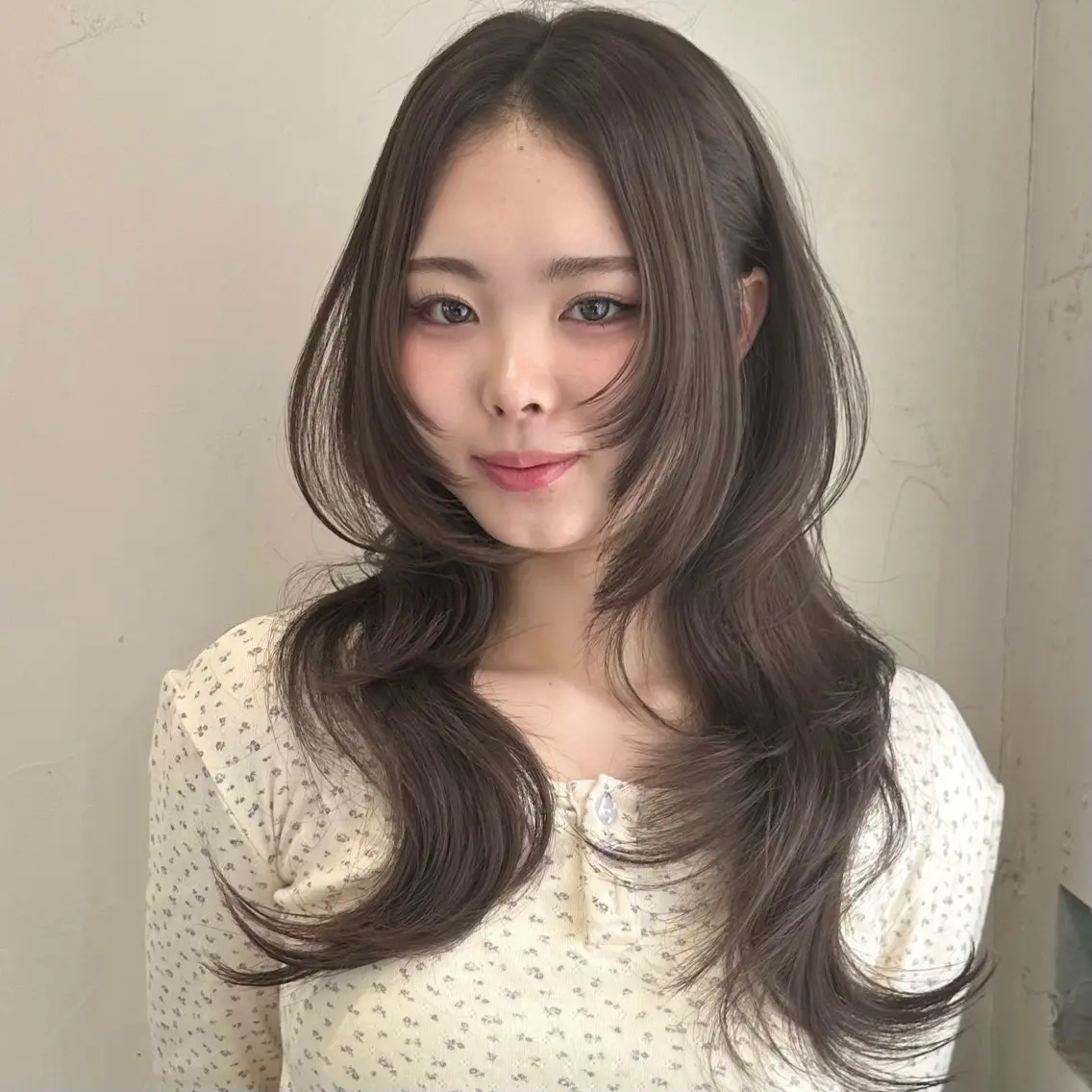 セミロング 🌹ハッシュカット、 レイヤー韓国ヘア🌹のヘアスタイル