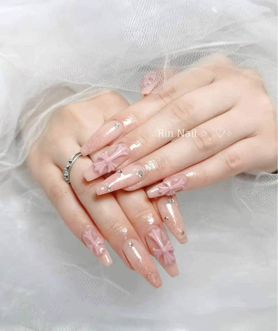 ネイル アートネイル チークネイル ジェルネイル ロングネイル マグネットネイル ハンドネイル Rin Nail 新大久保店のネイルデザイン