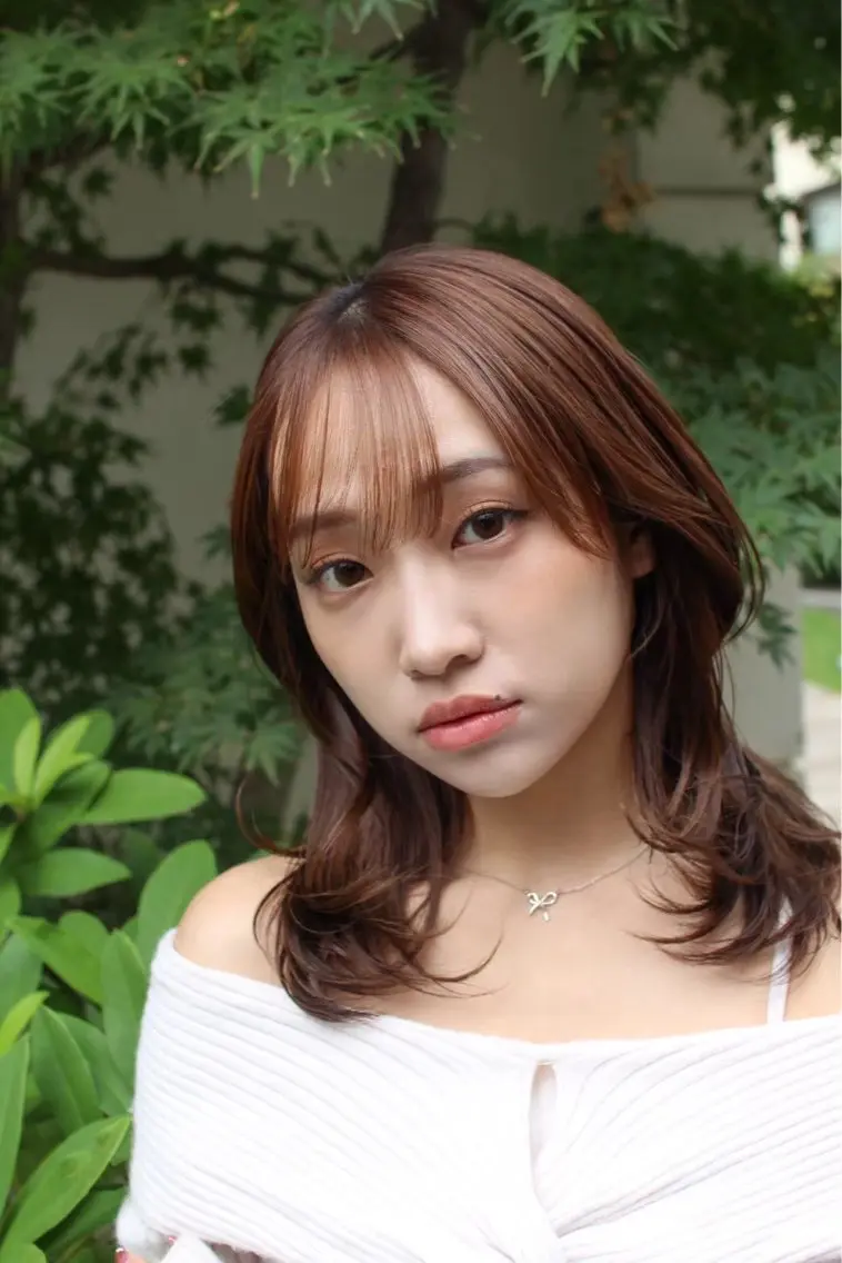 セミロング カラー ブラウンカラー ヘアカラー 六本木乙羽 透明感ツヤカラー🧸のヘアスタイル