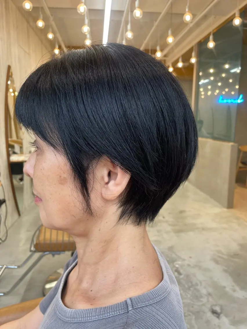 ショート オリーブベージュ/ボ ブ縮毛矯正たまき🧡のヘアスタイル