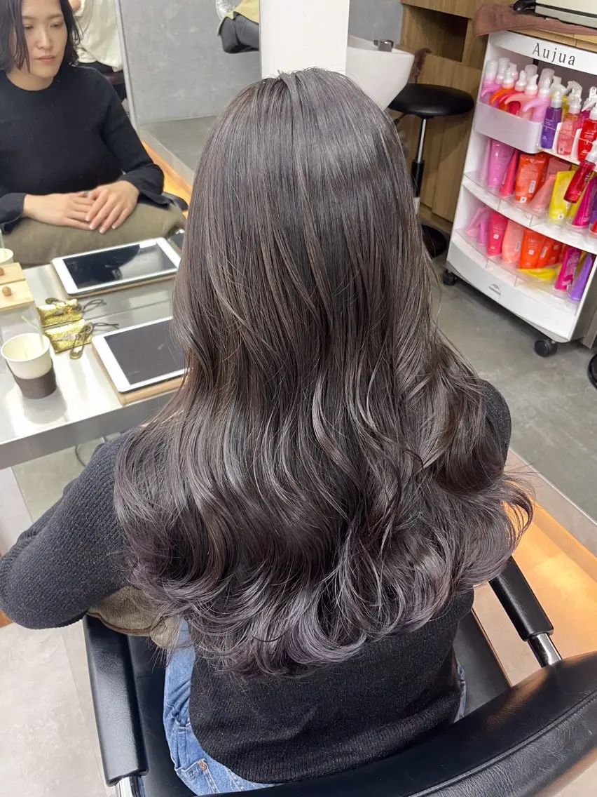 ロング カラー アディクシーカラー グラデーションカラー グレージュ ハイライトカラー ラベンダーカラー ヘアカラー トリートメント 🍊新宿南口🍊 ERINAのヘアスタイル