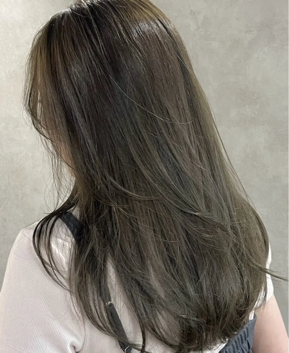ミディアム カラー 鶴巻 智樹のヘアスタイル