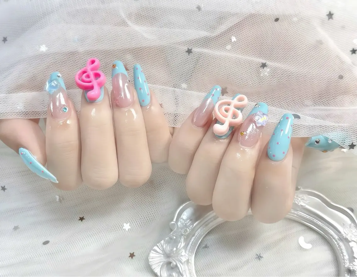ネイル チークネイル 長さ出し フレンチネイル ジェルネイル グラデーション ハンドネイル THANHTHANH NAILのネイルデザイン