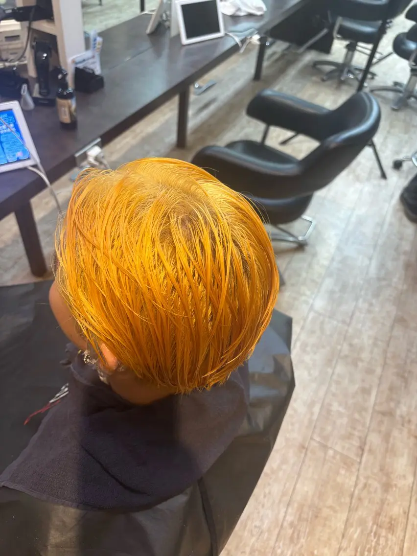 ショート 岡本 大吉のヘアスタイル