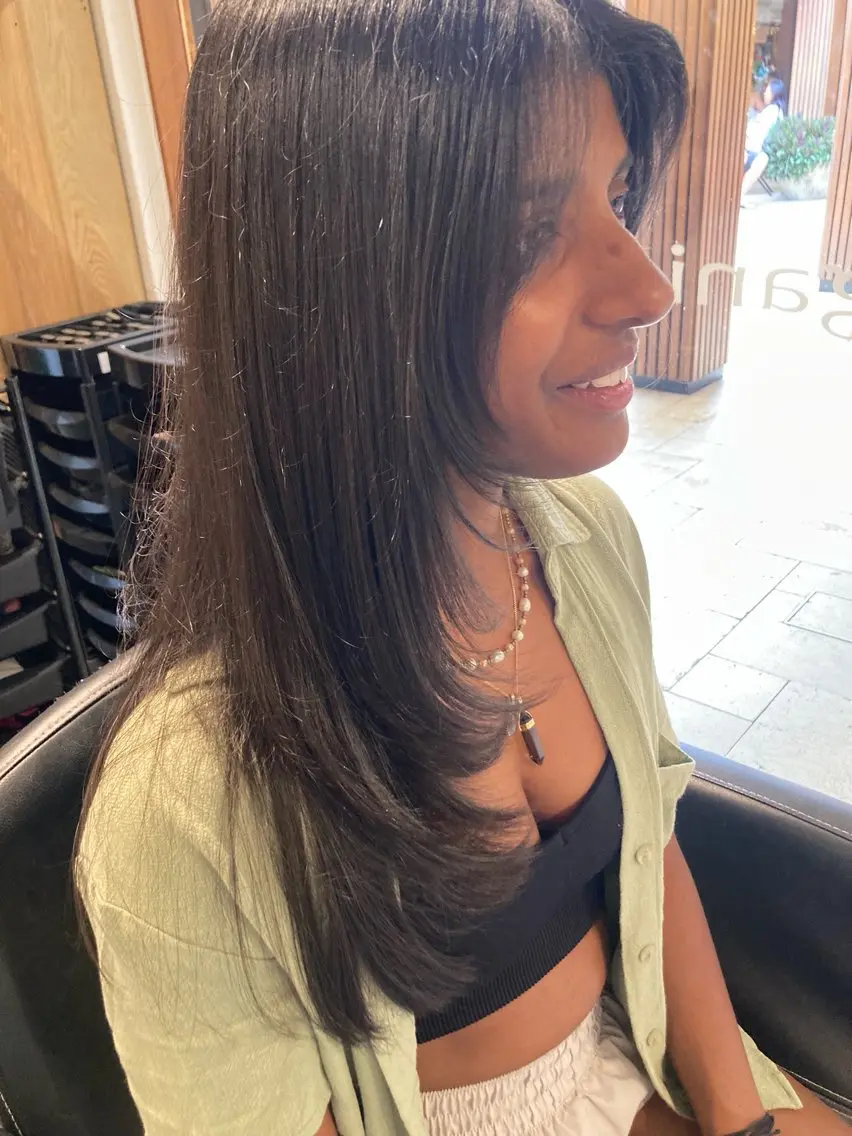ロング ロングレイヤー 顔周りカット レイヤーカット ロング カット 鍋島 くるみのヘアスタイル