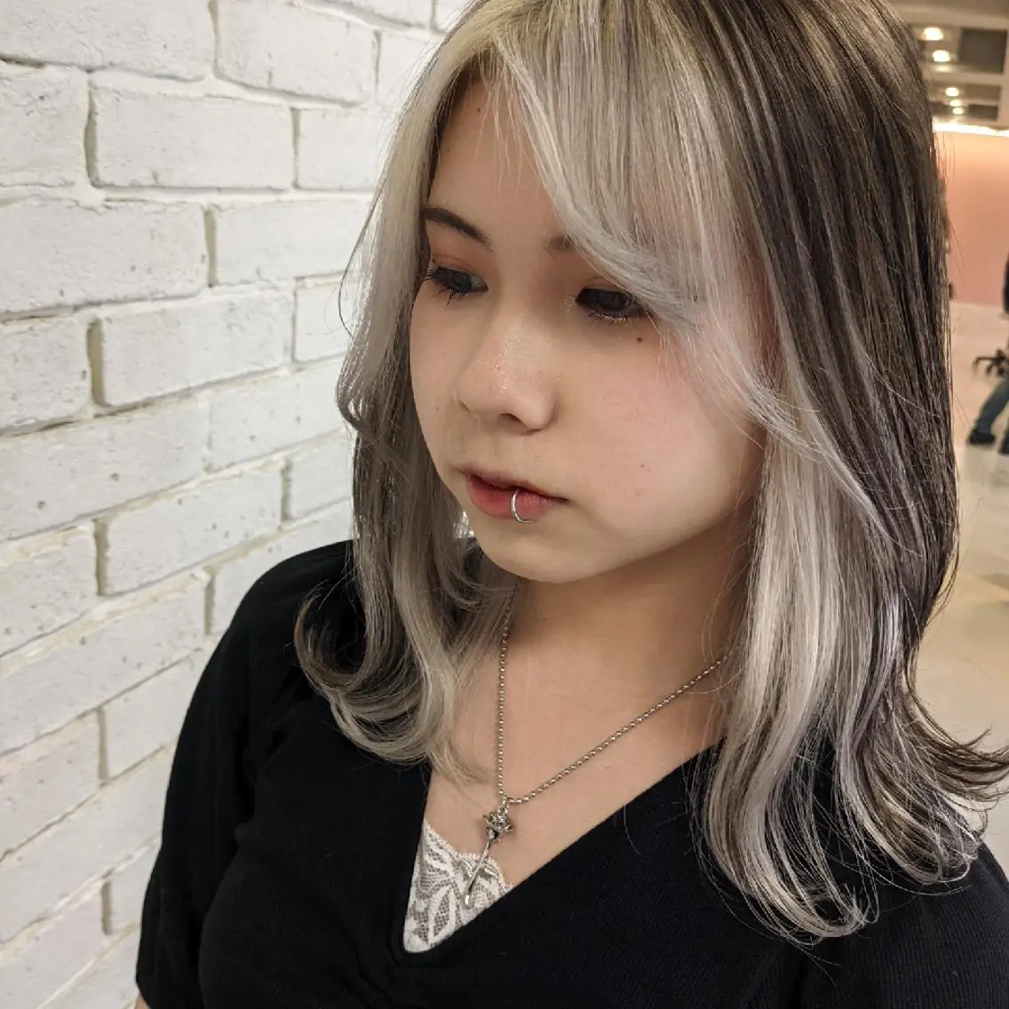 ロング ミストバング カット ヘアカラー トリートメント nameless髪質 改善ブリーチ心斎橋のヘアスタイル