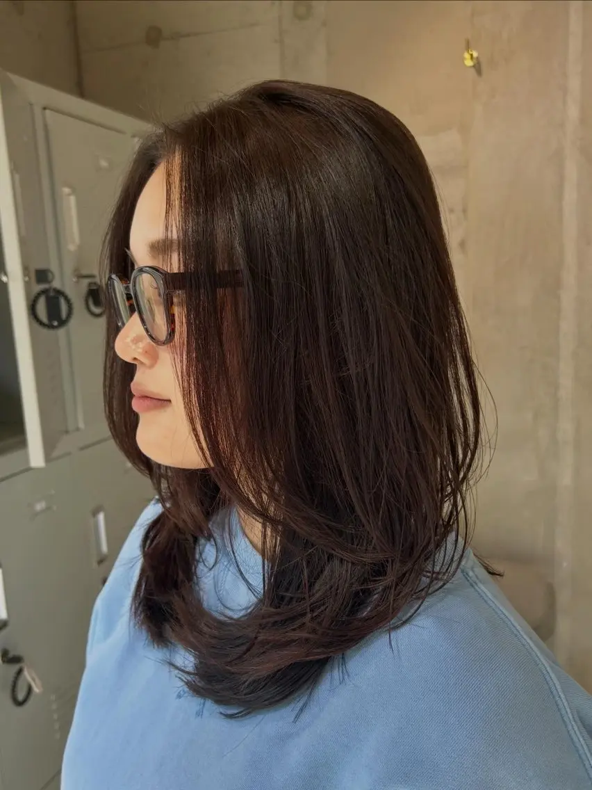 ミディアム レイヤーカット 関 柚花子のヘアスタイル