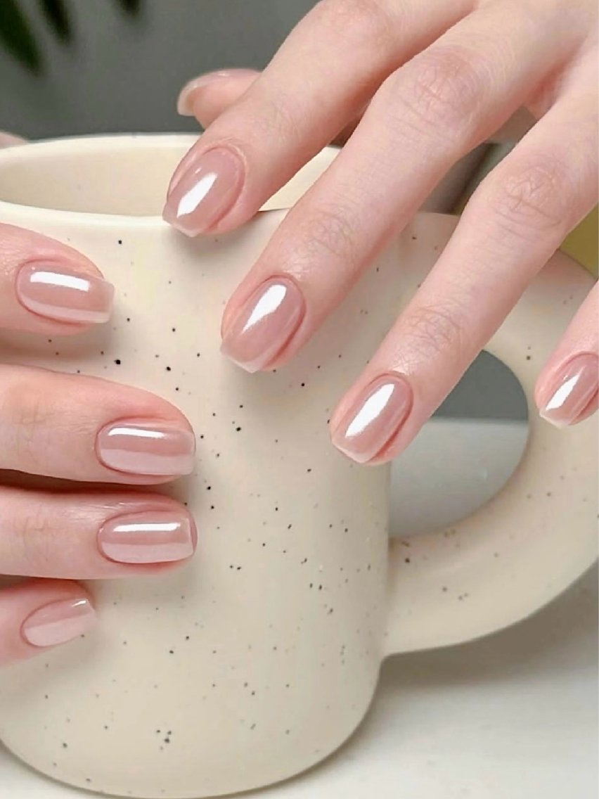オフなし✨ミラーorオーロラワンカラー💅（カラー2色まで、ジェルオフ+500円）の写真