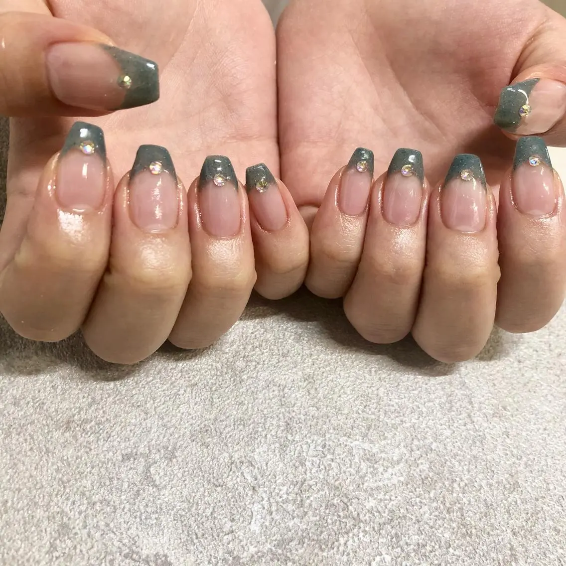 ネイル ハンドネイル ViViA momokaのネイルデザイン