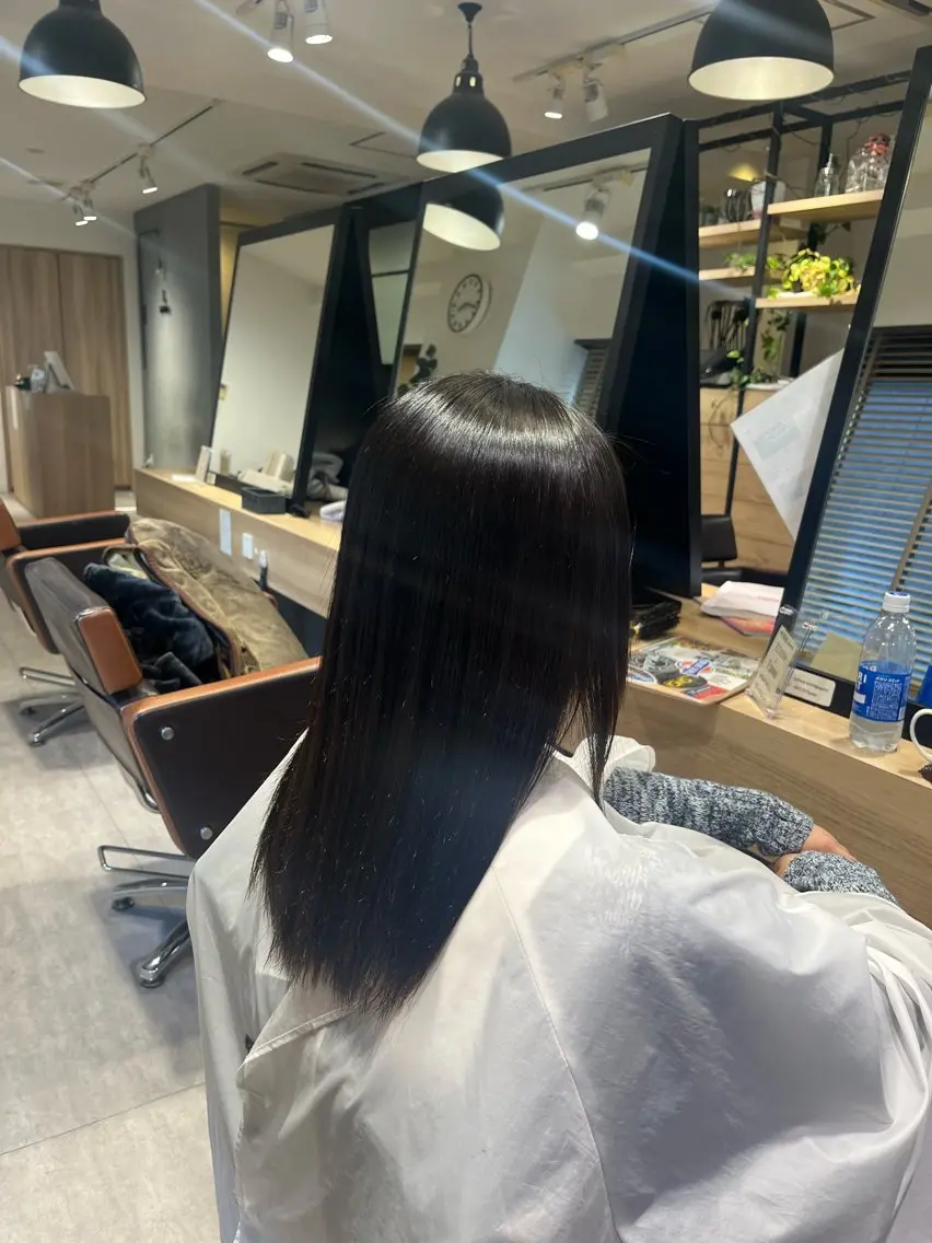 セミロング 縮毛矯正 鈴木 ほのかのヘアスタイル