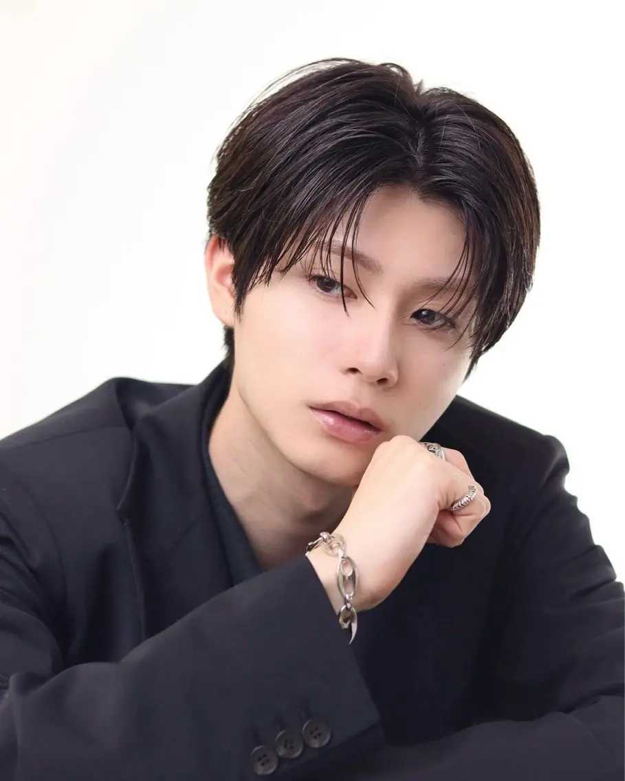 ショート 角戸 嵐のヘアスタイル