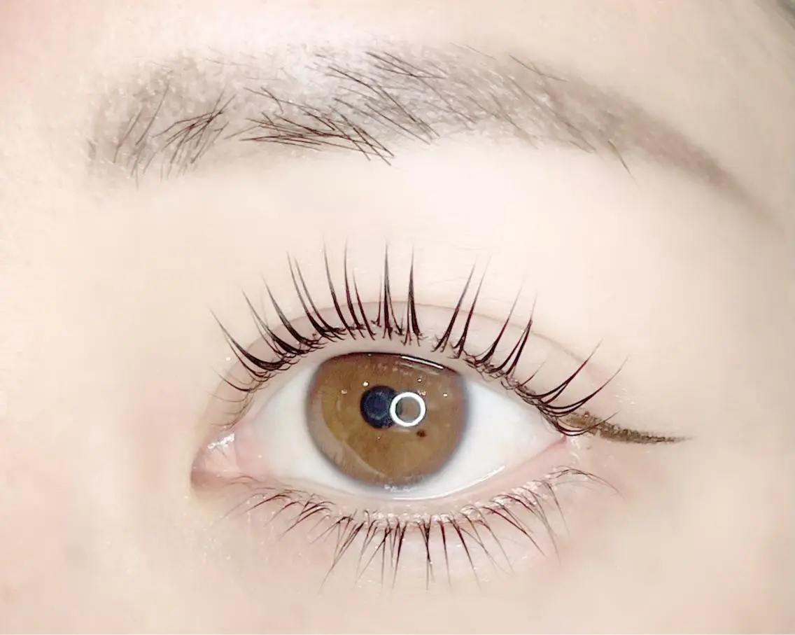 マツエク・マツパ パリジェンヌラッシュリフト gräce nail&eyeのネイルデザイン