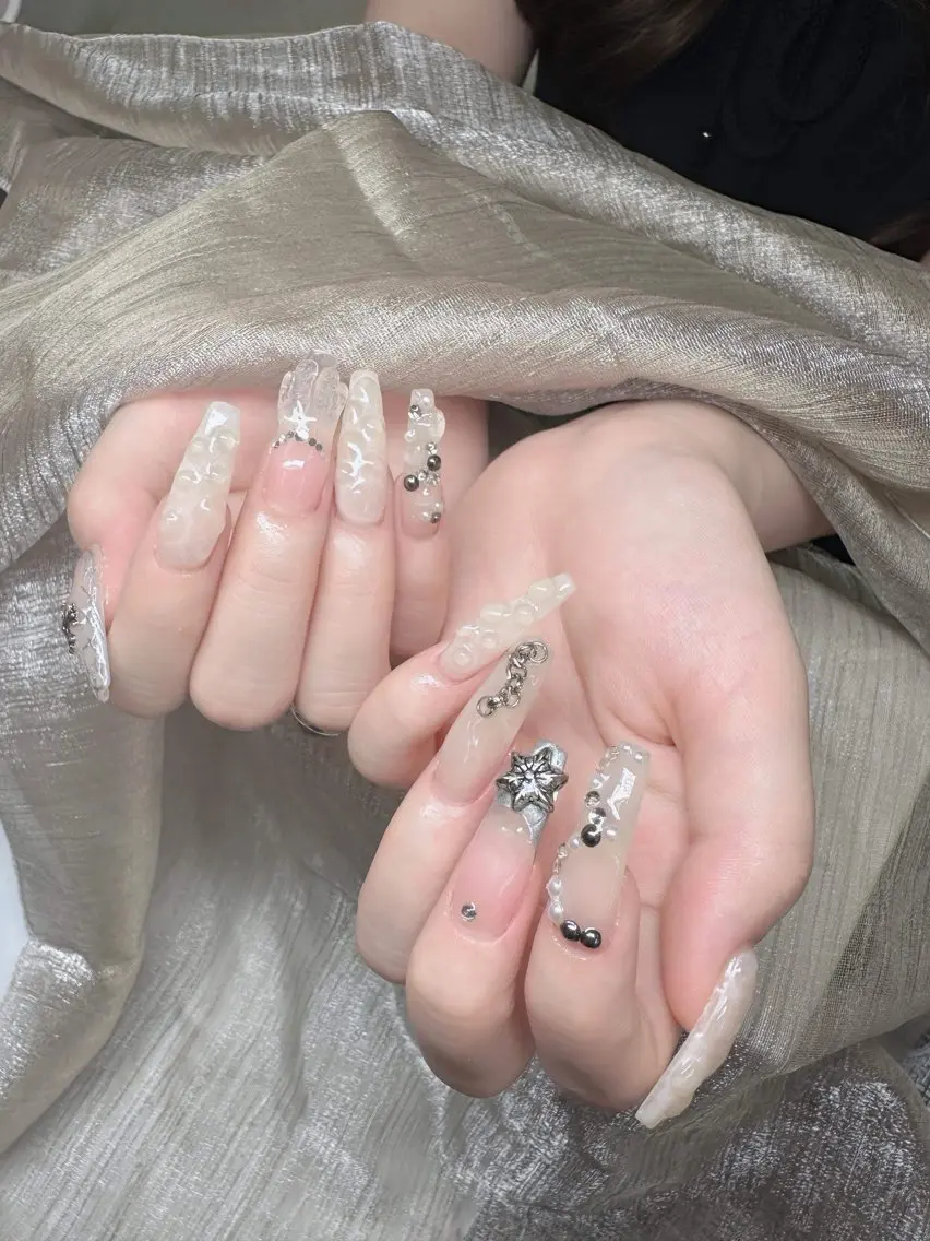 ネイル ジェルネイル 韓国ネイル マグネットネイル ネイルチップ 冬ネイル Lenie Nail Salonのネイルデザイン