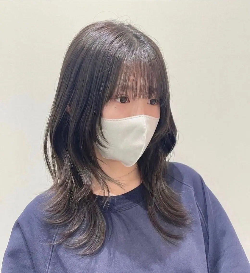 セミロング 韓国風ヘア レイヤーカット ❤︎︎韓国ヘア❤︎︎ 𝑺𝒉𝒊𝒉𝒐のヘアスタイル