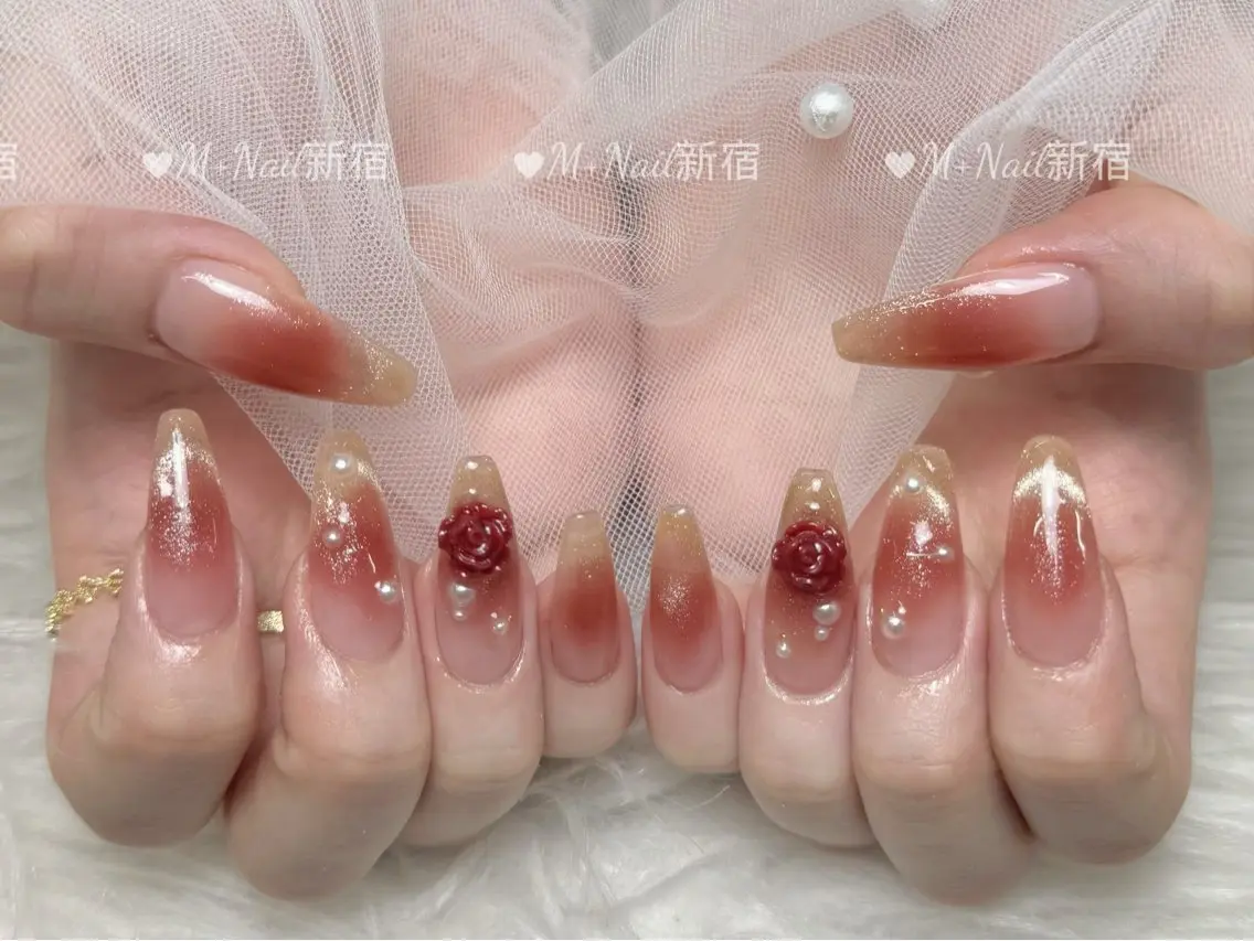 ネイル チークネイル マグネットネイル ハンドネイル M+Nail 新宿のネイルデザイン