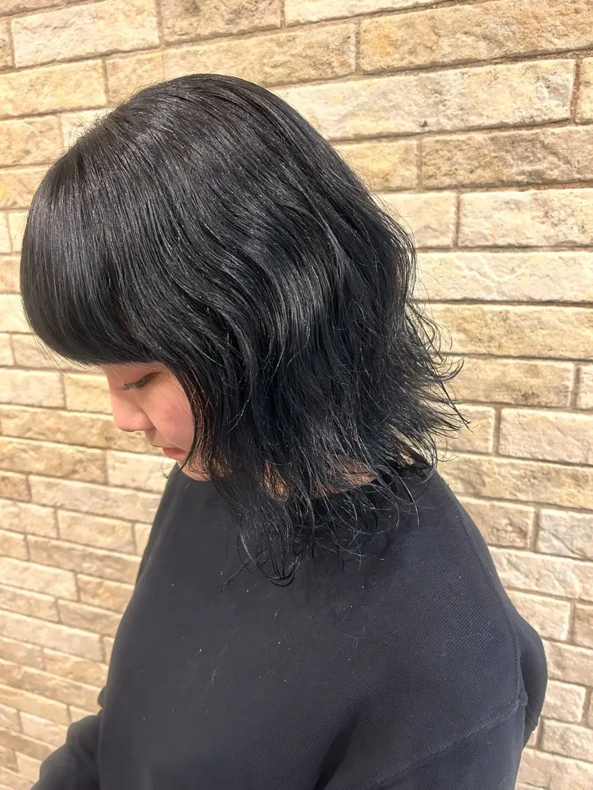 カラー 黒髪 ブルーカラー ブルーブラック TAKUMI‪✂︎‬ Ayamiのヘアスタイル