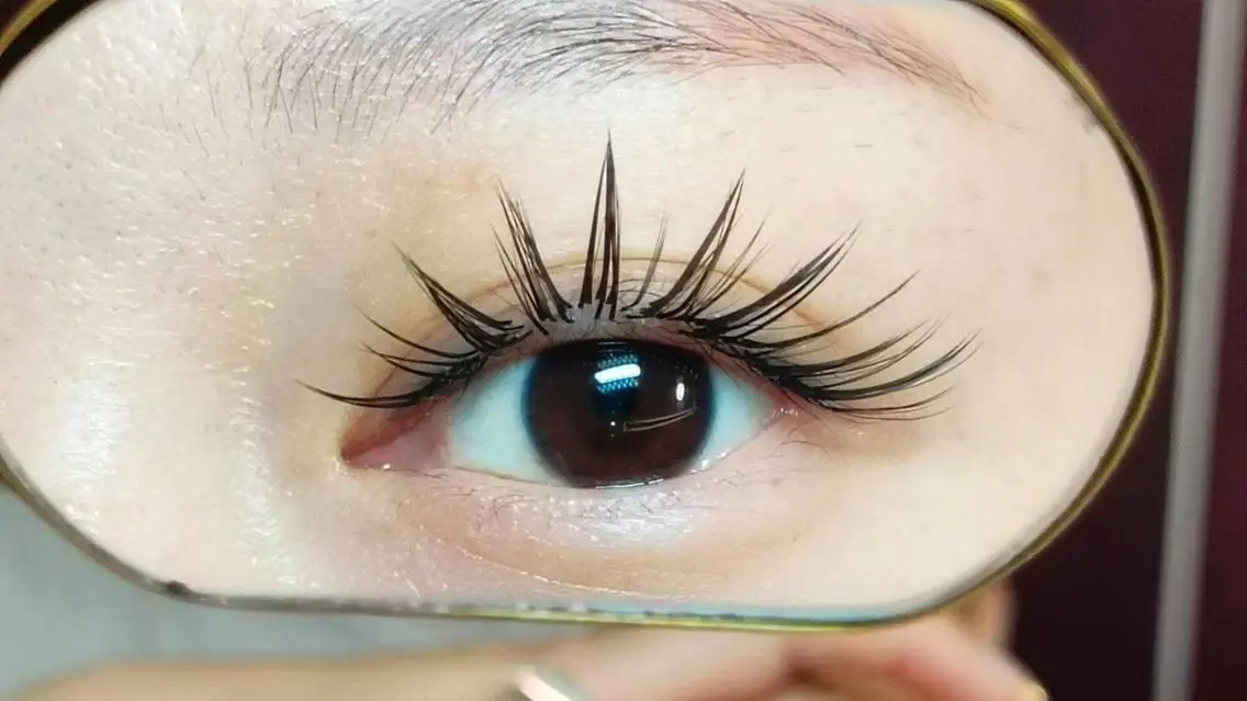 マツエク Mimi 🩵高持続 LEDマツエクのマツエク・マツパデザイン