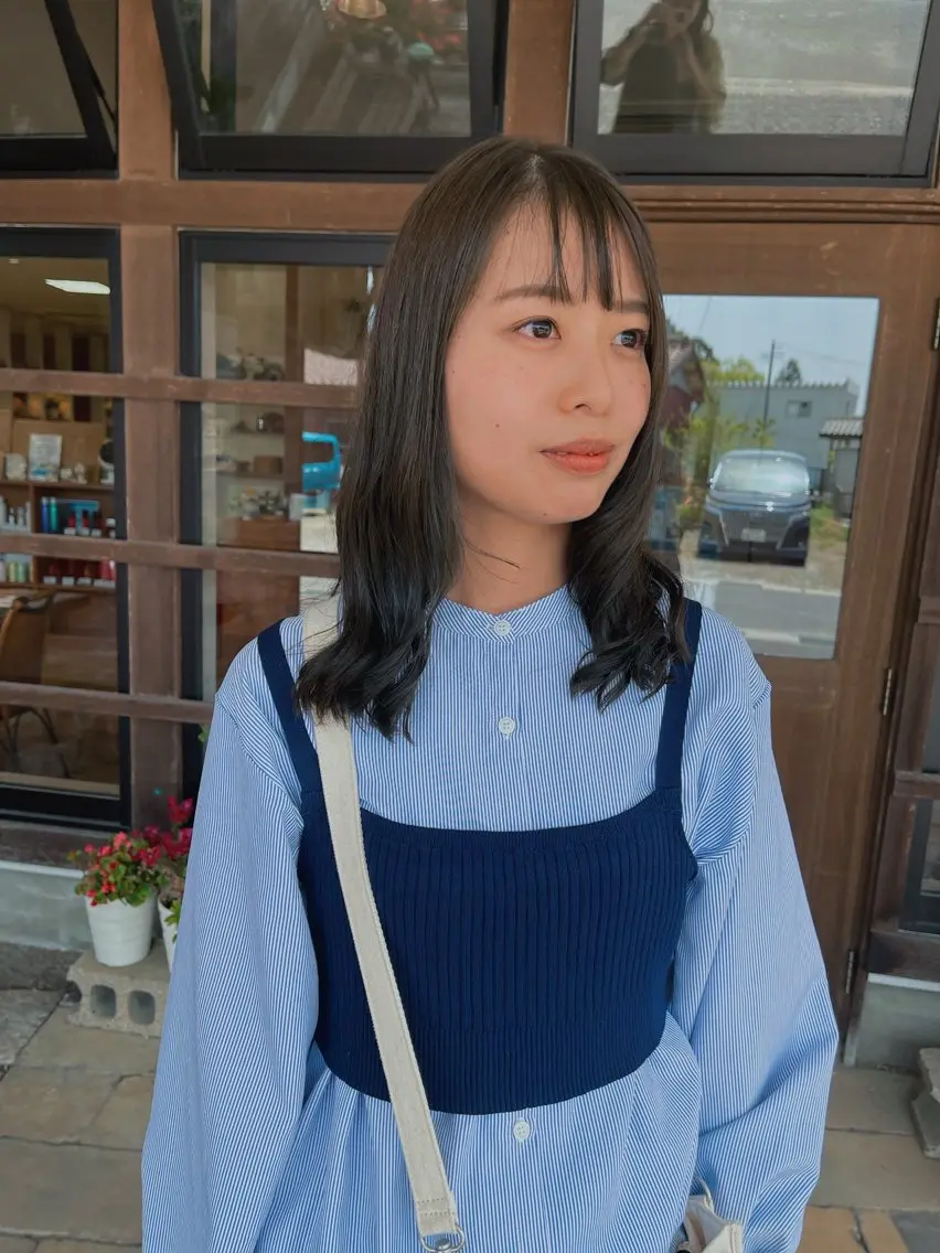 セミロング セミロングパーマ アッシュ 顔周りカット 似合わせカット カット ヘアカラー トリートメント ヘアーニュース 🌿NAMII🌿のヘアスタイル