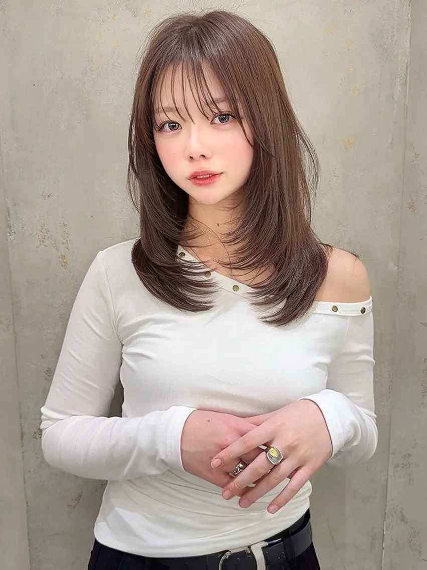 ミディアム レイヤーカット/前髪 顔まわり/大田哲也のヘアスタイル