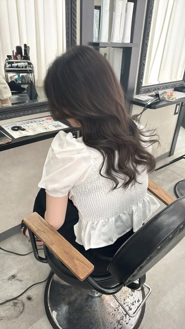 ミディアム カラー ベージュカラー ブリーチ ショコラグレージュ 透明感カラー グレージュ カット ヘアカラー トリートメント mana/オリーブ /髪質改善/レイヤーのヘアスタイル