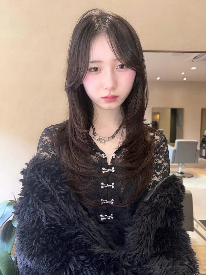 ロング ハッシュカット ハイレイヤー レイヤーカット カット ボブ/ヘアセット 結婚式卒業式アレンジのヘアスタイル