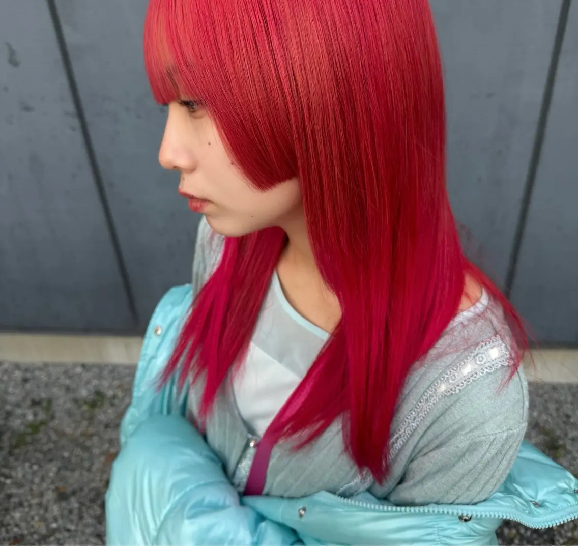 セミロング カラー ブリーチ タニグチ ミツキのヘアスタイル