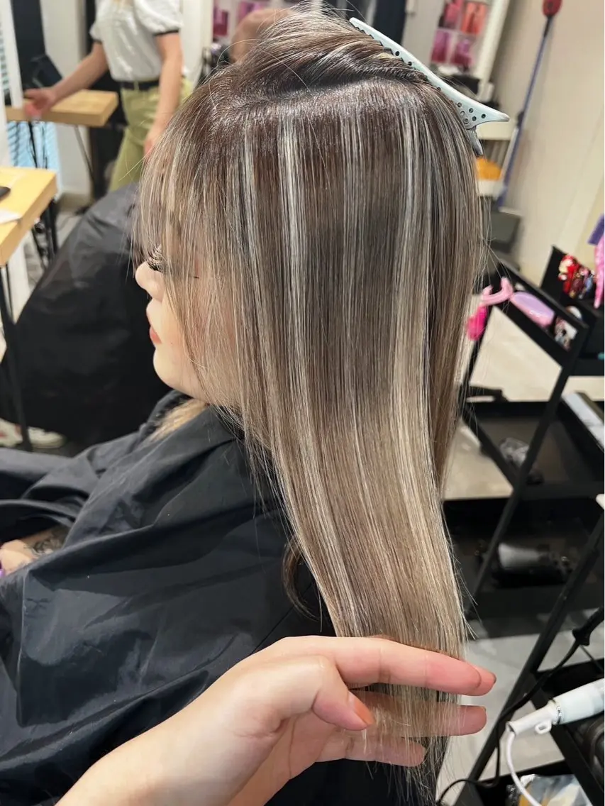 ミディアム カラー ベージュカラー ハイライトカラー ハイライト 指名数No.1 /NAOYAのヘアスタイル