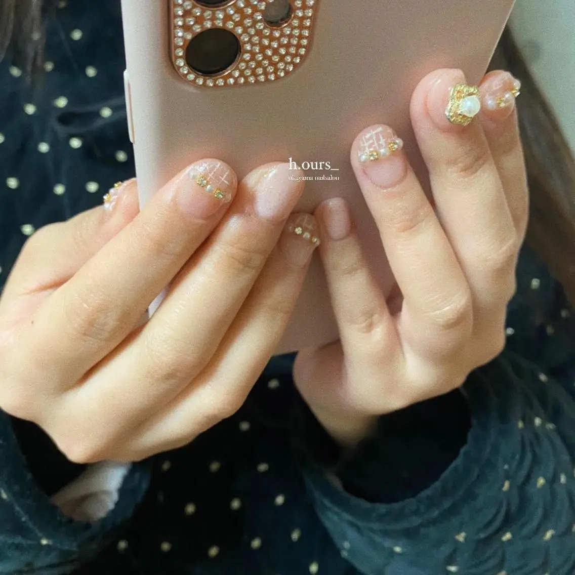 ネイル フレンチネイル ガーリー 冬ネイル ハンドネイル h.ours _のネイルデザイン