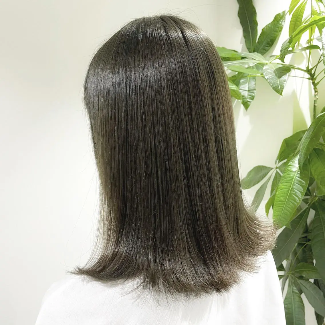 ミディアム カラー ショートボブ ミディアムパーマ アクアカラー アッシュ アッシュグレー navile原宿 yumaのヘアスタイル