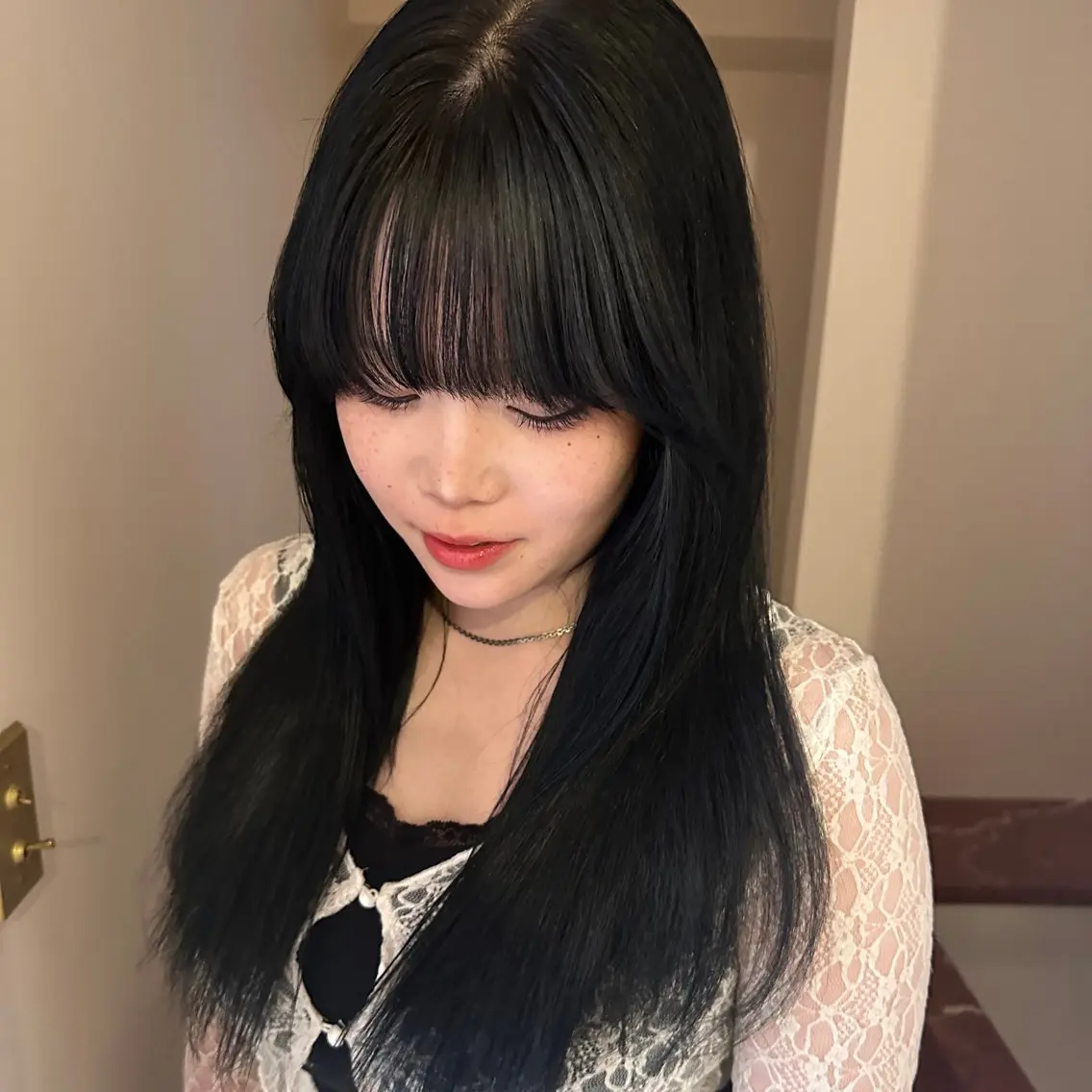 ロング カラー 黒髪 ブリーチ ブルーカラー ブルーブラック 透明感カラー ヘアカラー yuki/ブリーチ/ JILLSTUDIOのヘアスタイル