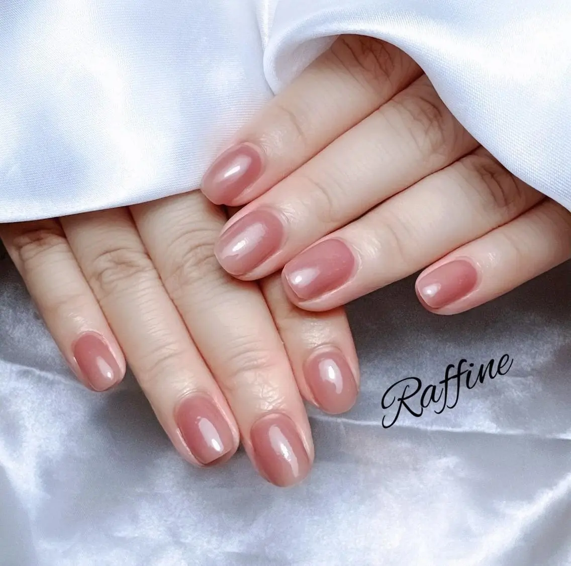 ネイル ハンドネイル RAFFINE haru🦋🩵のネイルデザイン