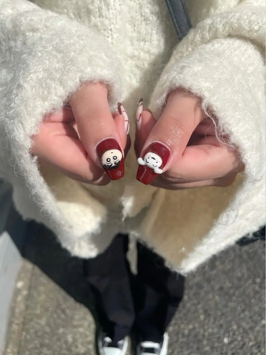 ネイル LAVISH 大和店 emi・:*+のネイルデザイン