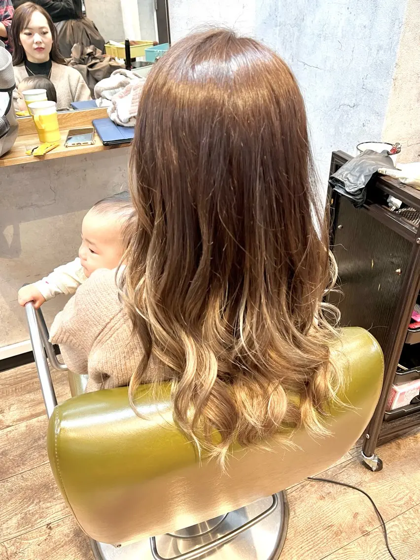 セミロング カラー グラデーションカラー カット トリートメント 松井 敬太郎のヘアスタイル